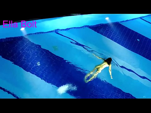 ❤️ මට නැරඹීම නැවැත්විය නොහැක, තරුණ රන්වන්තිය ELLA BOLT නිවාඩු නිකේතනයේ තටාකයේ නිරුවතින් පිහිනීමට හසු විය Porno si.hdporn24.ru ❤